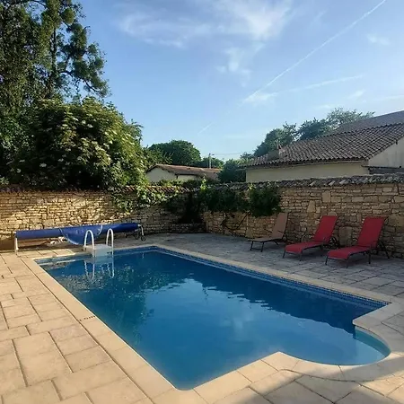 Vakantiehuis Meuble De Tourisme - A L'ombre Des Glycines Lezay