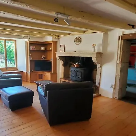 Casa de Férias Meuble De Tourisme - A L'ombre Des Glycines *